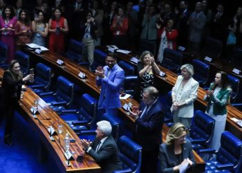 Senado analisa PL sobre pena maior para quem fornecer drogas a menores