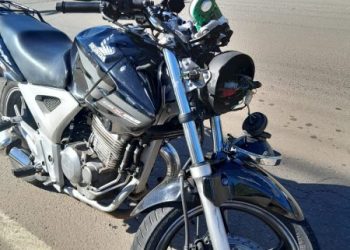 Colisão entre carro e moto é registrada próximo ao trevo de acesso para Piratuba