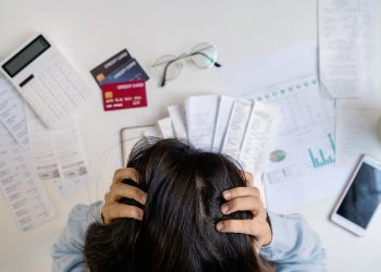 Inadimplência em Santa Catarina bate recorde histórico e afeta quase 1 em cada 3 famílias