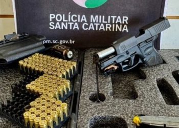 Polícia apreende arma de fogo e mais de 100 munições após perseguição em Campos Novos
