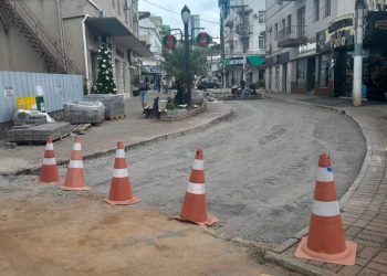 Calçadão no Centro de Capinzal permanece interditado nesta segunda-feira