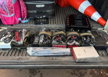 Polícia intercepta carga de bloqueadores de celulares em Santa Catarina