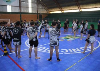 Zortéa recebe seminário e graduação de Muay Thai