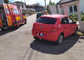 Acidente de trânsito deixa dois feridos no centro de Ipira