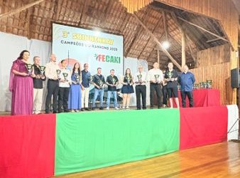 3º Shinnenkay premiou campeões e destaques do karatê em Capinzal
