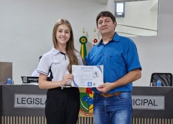 Câmara de Capinzal certifica vereadores jovens e aprova moção de aplauso em reconhecimento à participação no Legislativo