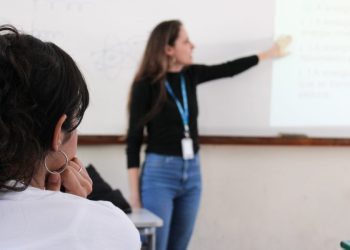 Aberto o processo de escolha de vagas para ACTs da rede estadual de ensino de SC