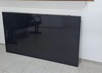 PM recolhe televisão abandonada em área associada ao tráfico em Herval d’Oeste