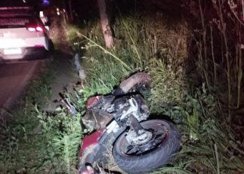 Motociclista foge da Polícia Militar e acaba ferido após sofrer queda em Campos Novos