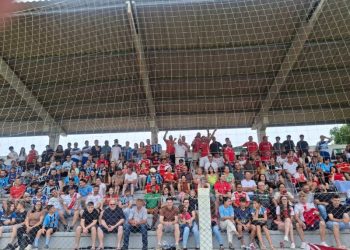 Ex-atletas do Internacional, Grêmio e Santos marcam presença em evento esportivo alusivo aos 77 anos de Capinzal