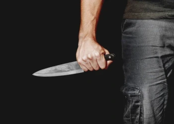 Jovem de 24 anos morre ao ser esfaqueado durante briga