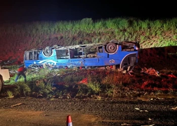 Acidente com ônibus na BR-153 deixa seis mortos e ao menos 45 feridos