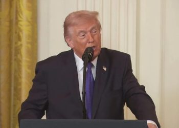 Trump prevê até 5 semanas de guerra com Irã, mas diz ter “capacidade para muito além disso”