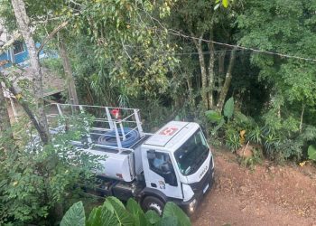 Defesa Civil transporta cerca de 7 mil litros de água para propriedade no Loteamento São Roque, em Capinzal