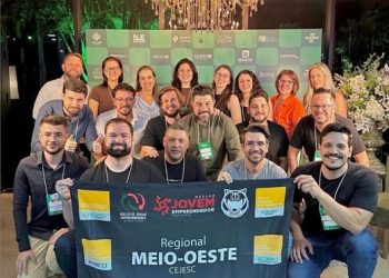 Núcleo de Jovens empreendedores da ACIRP participam da AGO do CEJESC e visitam fábrica da BMW em SC