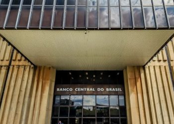 Mercado eleva previsão da inflação para 4,17% este ano
