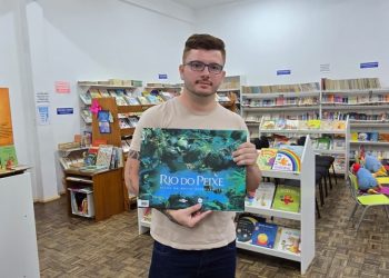 Dia do Bibliotecário: profissional da Biblioteca Pública de Capinzal explica e destaca a importância da profissão