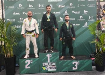 Equipe de jiu-jitsu da FME Capinzal conquista 16 medalhas na Copa Oeste em Chapecó