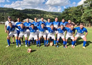 Master Capinzal joga bem e vence Master de Frei Rogério