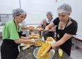 VI Noite do Hot Dog Prensado da Escola Viver e Conhecer comercializa mais de 800 unidades e mobiliza comunidade