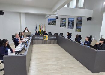 Vereadores da Câmara Jovem de Capinzal são empossados e elegem mesa diretora